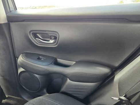 Used 2024 Honda HR-V LX image 11