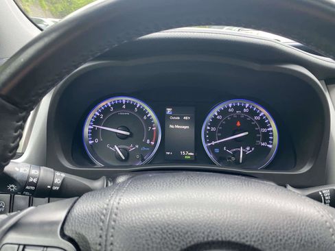 Used 2019 Toyota Highlander XLE AWD/4WD image 15