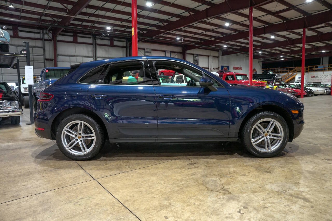 Used 2018 Porsche Macan AWD/4WD image 10