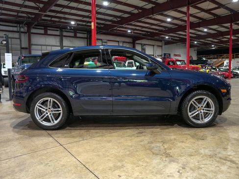 Used 2018 Porsche Macan AWD/4WD image 10