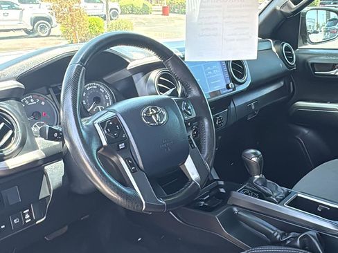 Used 2020 Toyota Tacoma TRD Off-Road w/ Technology Package AWD/4WD image 24