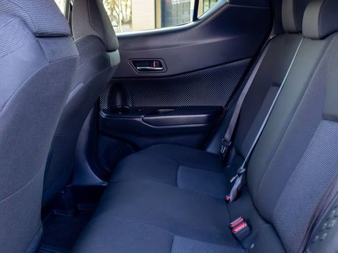 Used 2019 Toyota C-HR XLE image 14