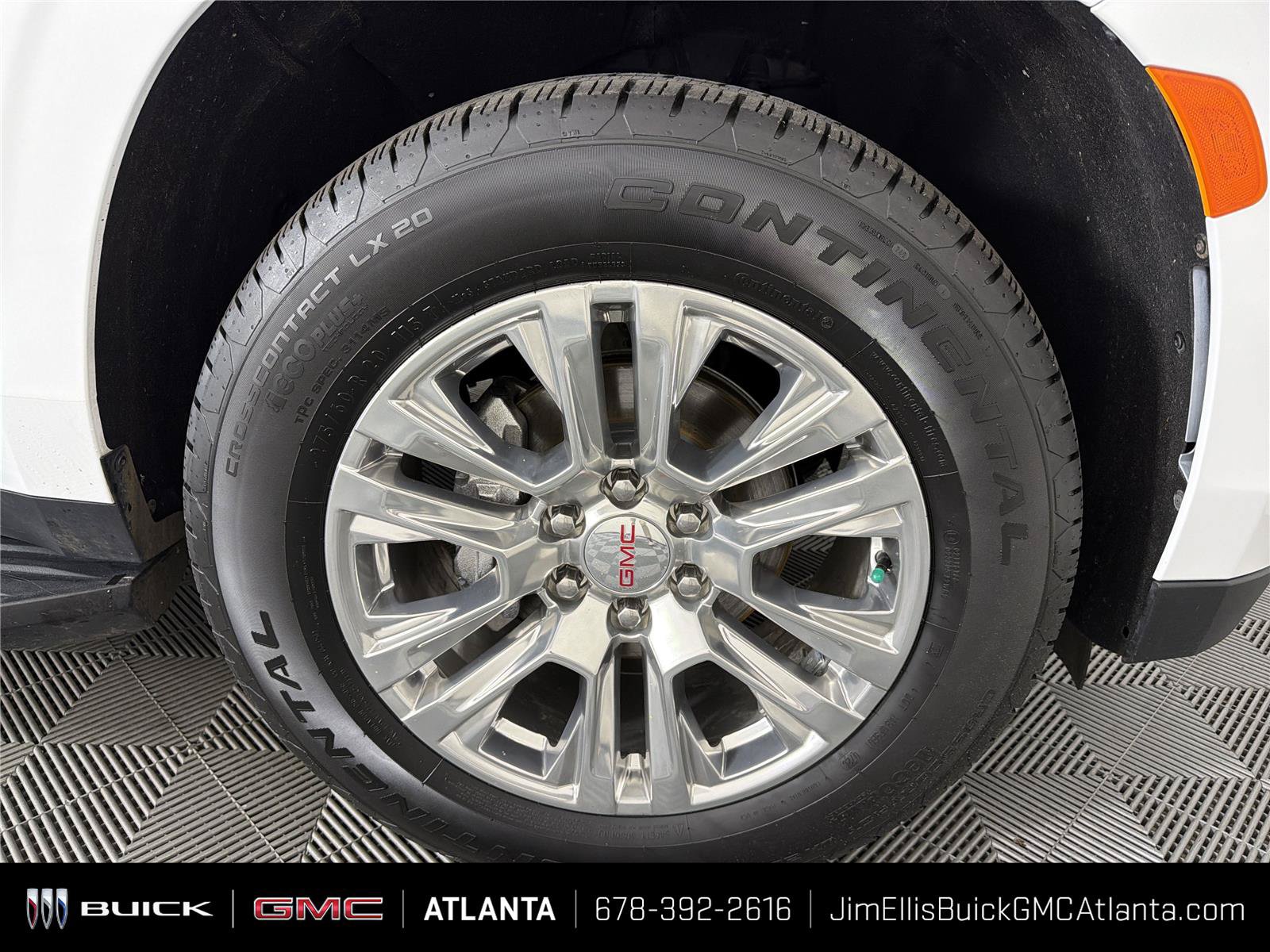 Used 2024 GMC Yukon XL Denali RWD image 10