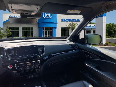 Used 2025 Honda Ridgeline Black Edition image 37