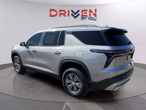 New 2026 Chevrolet Traverse LT image 3