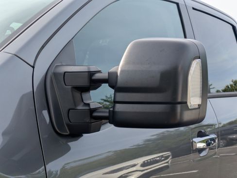Used 2023 Nissan Titan SV w/ SV Convenience Package RWD image 11