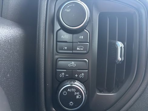 Used 2024 Chevrolet Silverado 1500 Custom image 25