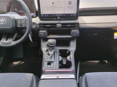 Used 2026 Toyota RAV4 XSE w/ Weather Package AWD/4WD image 18