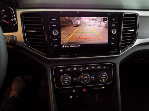 Used 2023 Volkswagen Atlas SE w/ Panoramic Sunroof Package image 17