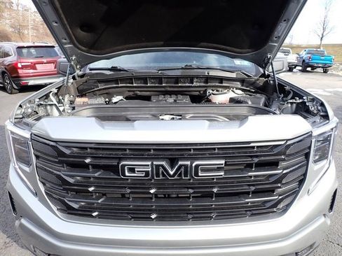 Used 2024 GMC Sierra 1500 Elevation w/ LPO, Elevation Black Package image 15