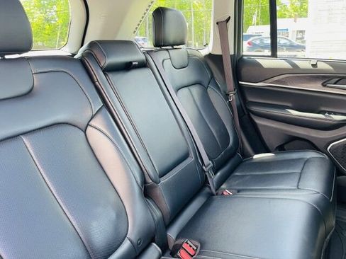 Used 2022 Jeep Grand Cherokee Limited 4xe w/ Luxury Tech Group II AWD/4WD image 14