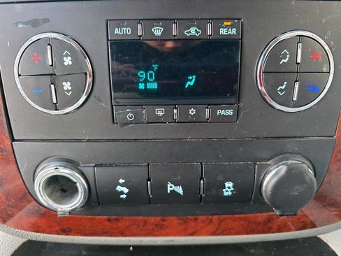 Used 2013 Chevrolet Tahoe LT w/ Texas Edition image 40