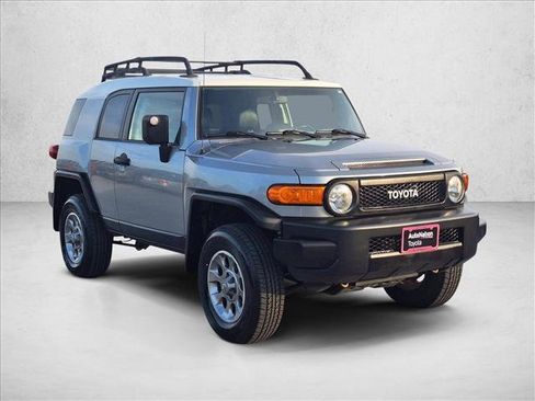 Used 2012 Toyota FJ Cruiser image 3