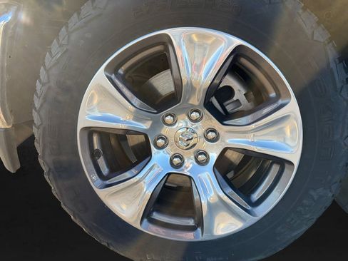 Used 2022 RAM 1500 Laramie AWD/4WD image 9