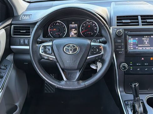 Used 2017 Toyota Camry SE FWD image 14