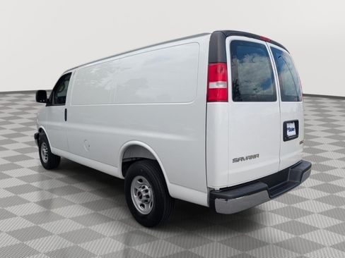 Used 2025 GMC Savana 2500 w/ Driver Convenience Package RWD image 3