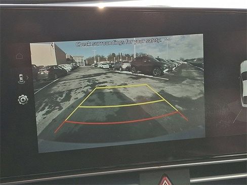 Certified 2022 Hyundai Elantra Limited w/ Cargo Package image 19