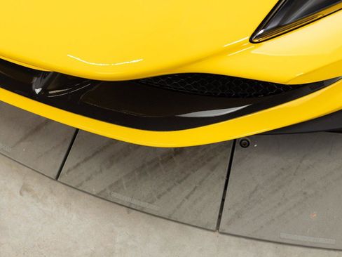 Certified 2021 Ferrari F8 Tributo RWD image 29