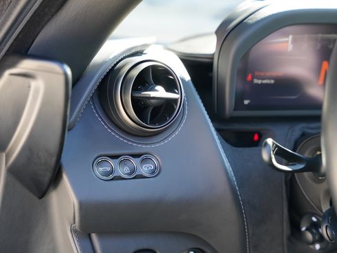 Used 2018 McLaren 720S Luxury image 11