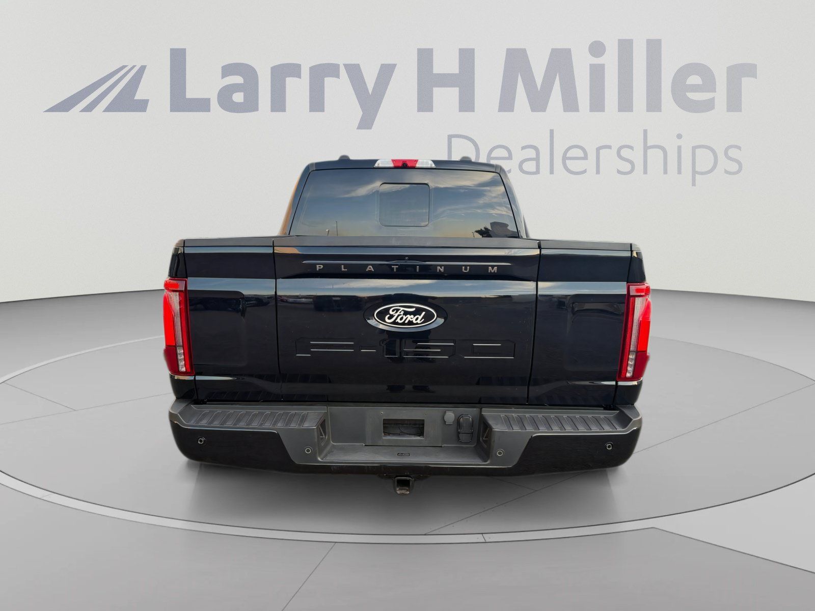 Certified 2025 Ford F150 Platinum AWD/4WD image 4