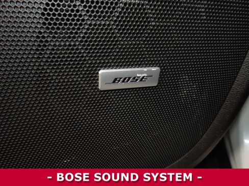 Used 2023 Chevrolet Traverse RS image 26