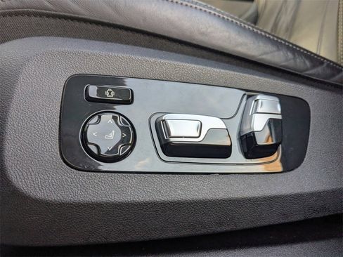 Used 2021 BMW X7 xDrive40i w/ M Sport Package image 32