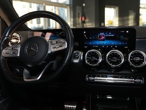 Used 2023 Mercedes-Benz GLB 250 4MATIC image 28