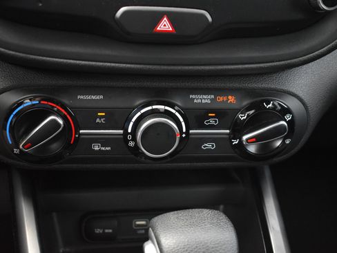 Used 2023 Kia Soul LX FWD image 26