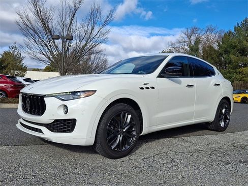 New 2024 Maserati Levante GT Ultima image 17