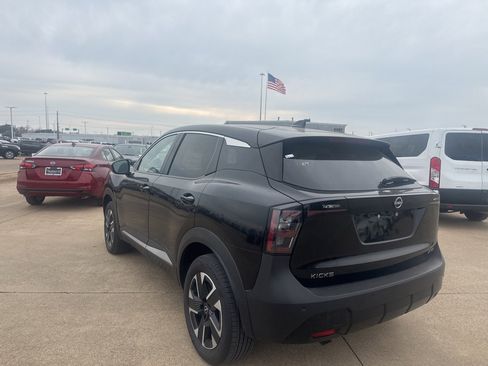 Certified 2025 Nissan Kicks SV image 14