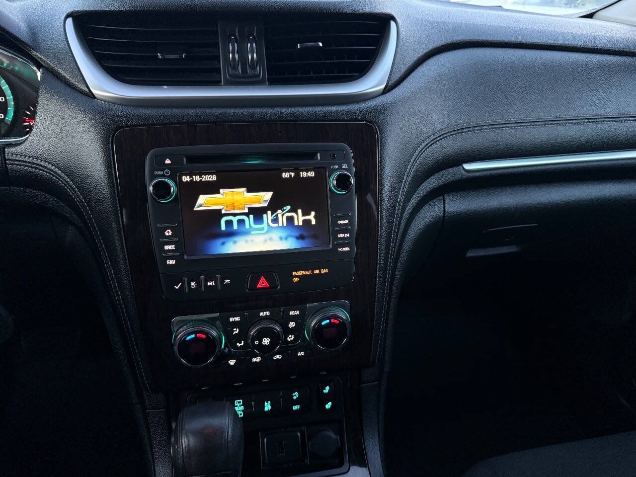 Used 2016 Chevrolet Traverse LT FWD image 18