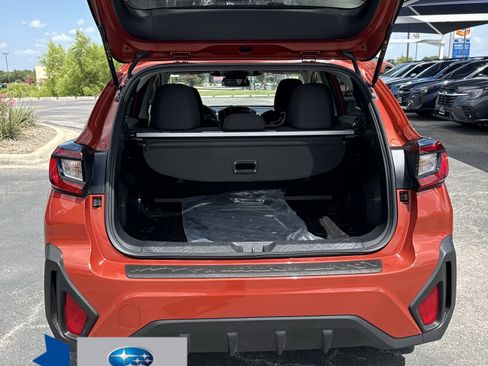 Used 2025 Subaru Crosstrek 2.5i Premium AWD/4WD image 9