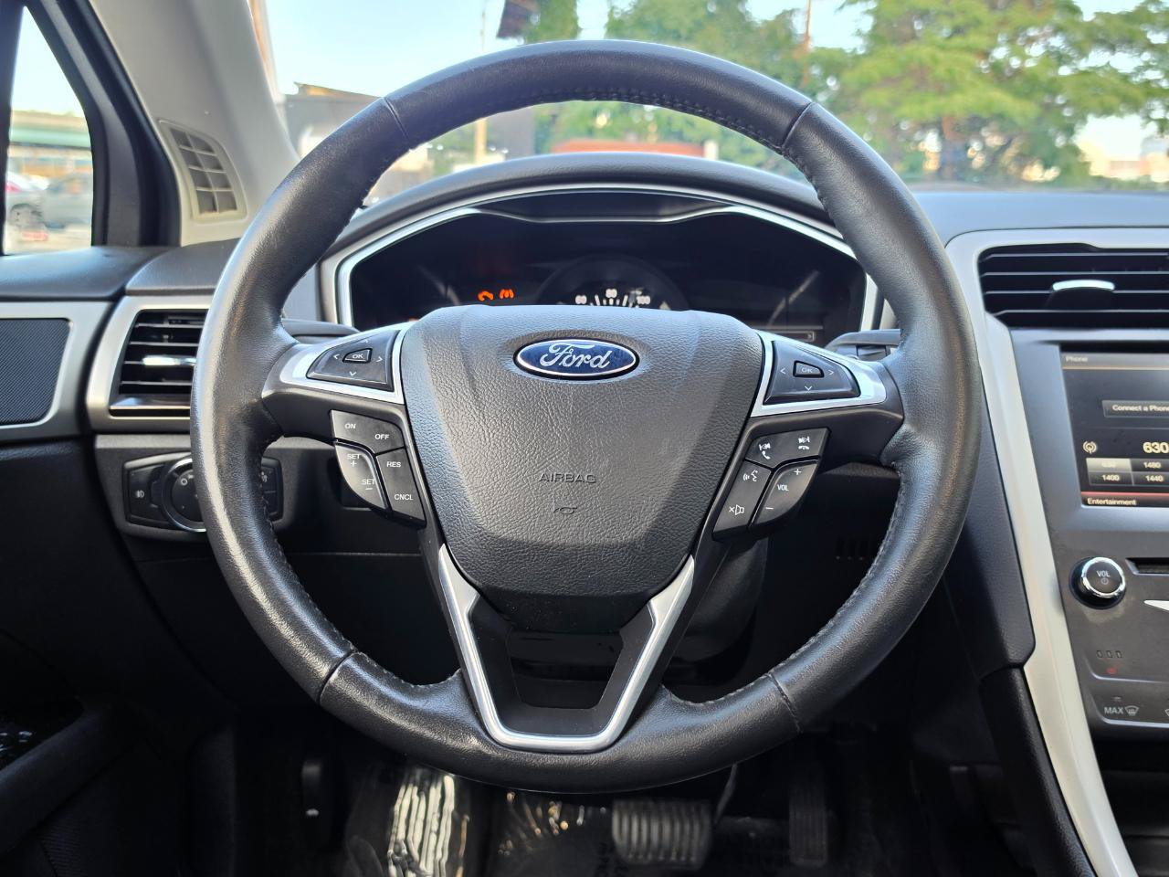 Used 2015 Ford Fusion SE w/ Equipment Group 202A AWD/4WD image 16