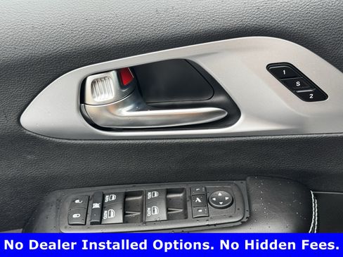 Used 2026 Chrysler Pacifica Limited FWD image 26