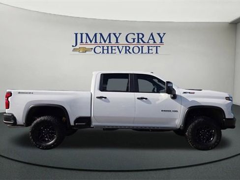 New 2026 Chevrolet Silverado 2500 ZR2 w/ ZR2 Bison Edition image 2