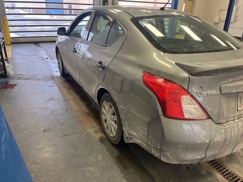 Used 2014 Nissan Versa S Plus image 3