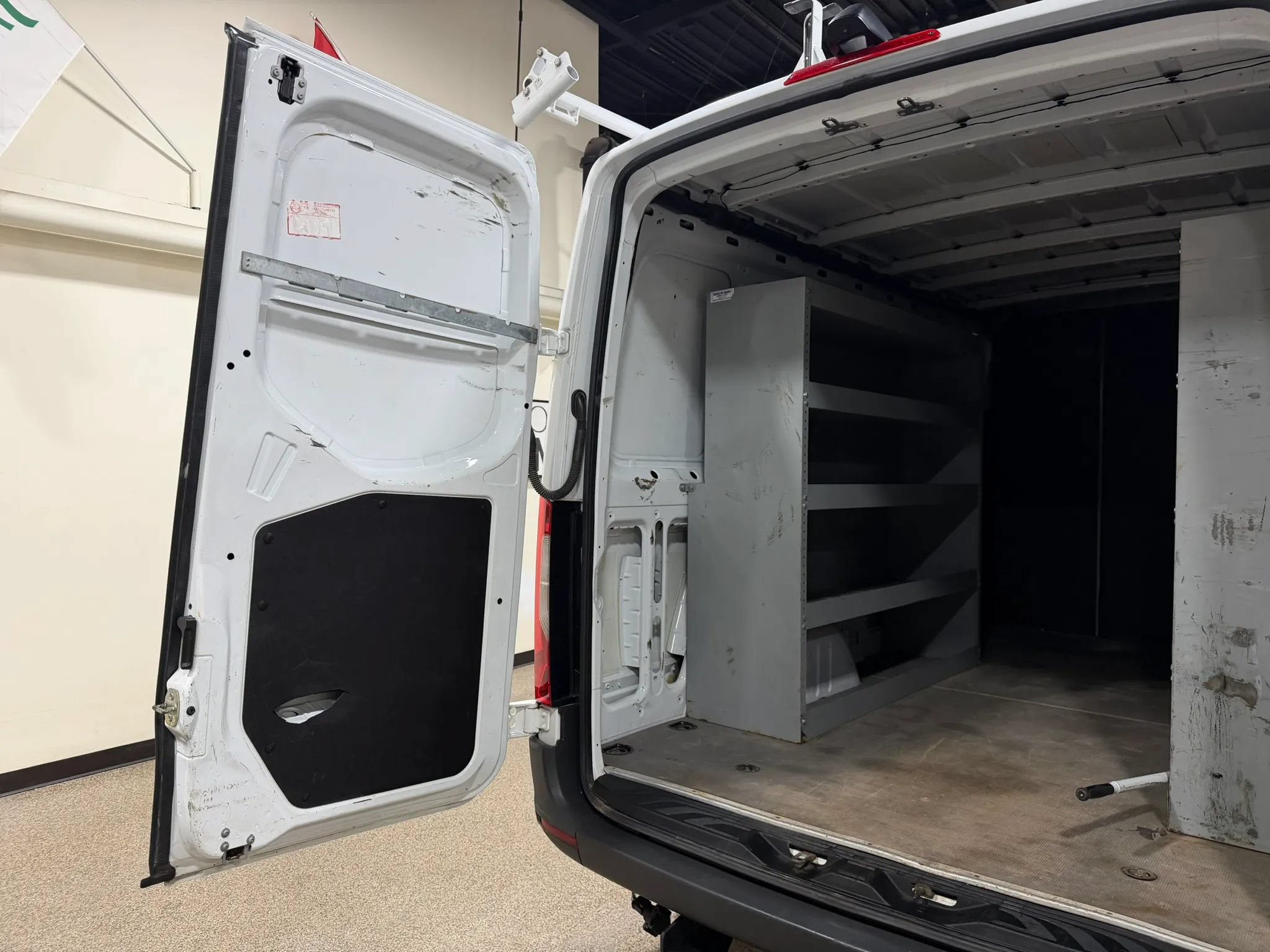 Used 2019 Freightliner Sprinter 144 RWD image 23