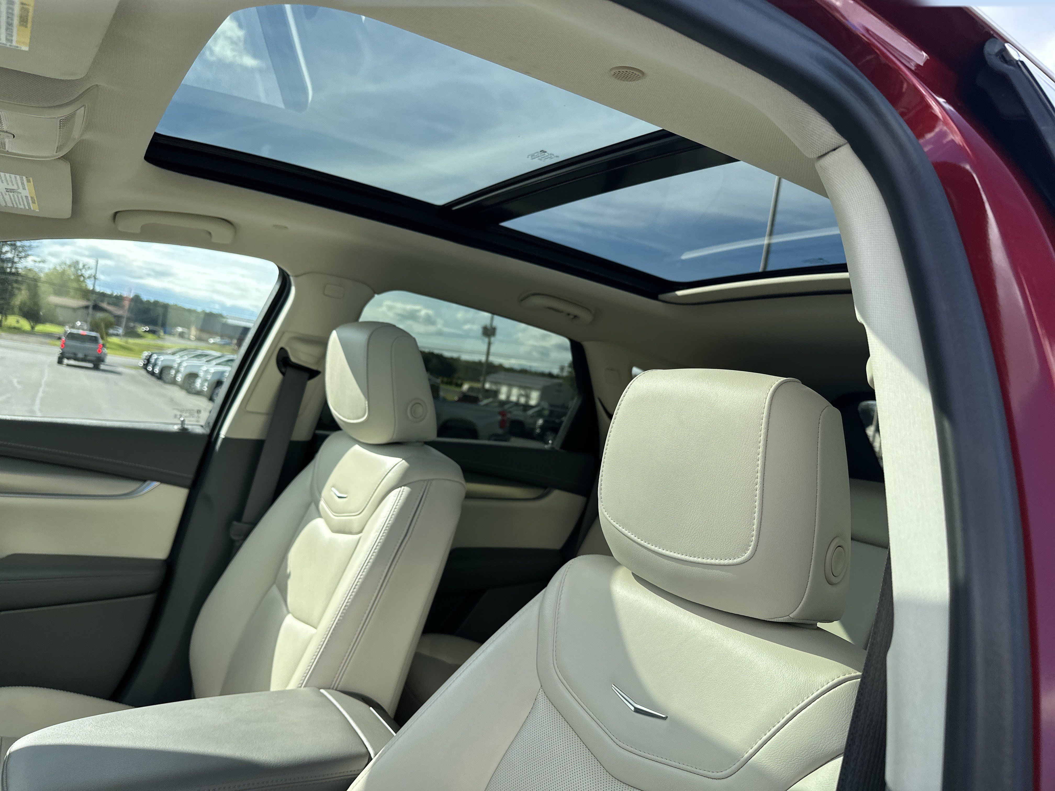 Certified 2023 Cadillac XT5 Premium Luxury AWD/4WD image 8
