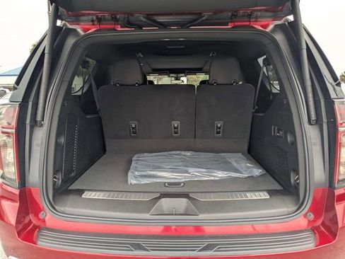Used 2021 Chevrolet Suburban High Country RWD image 12