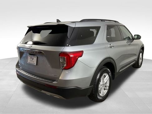 Used 2022 Ford Explorer XLT w/ Equipment Group 202A image 9