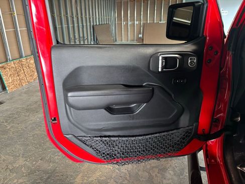 Used 2018 Jeep Wrangler Unlimited Sport S AWD/4WD image 9