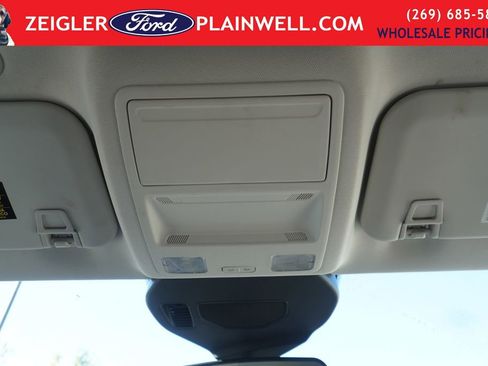 Used 2022 Ford Escape SE image 29