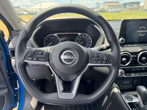Used 2025 Nissan Sentra SV FWD image 22