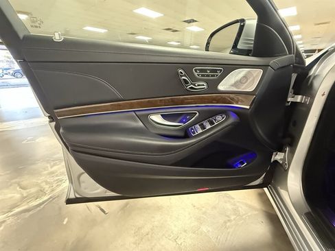 Used 2016 Mercedes-Benz S 550 Sedan w/ Premium Package image 11