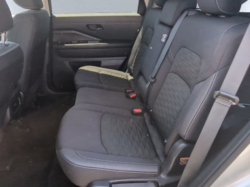 Used 2025 Nissan Pathfinder SV AWD/4WD image 19