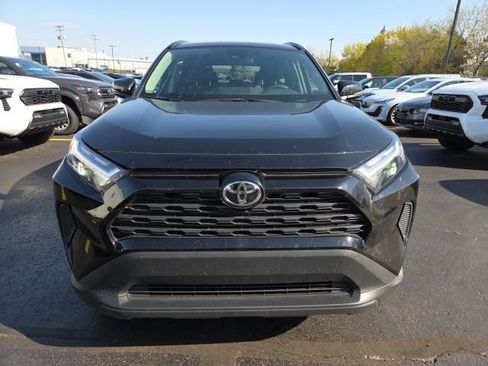 Used 2025 Toyota RAV4 XLE AWD/4WD image 2