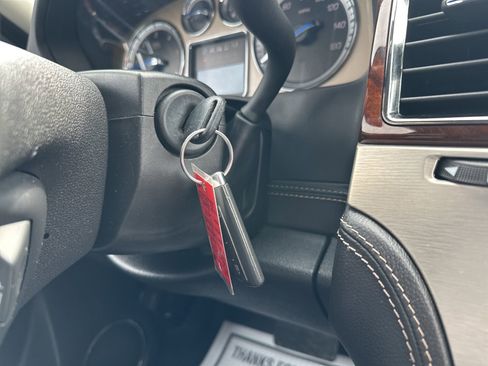 Used 2014 Cadillac Escalade ESV Platinum image 58