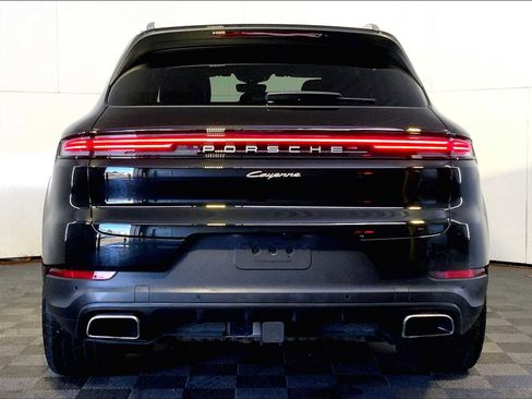 Certified 2025 Porsche Cayenne image 6
