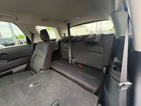 Used 2025 Nissan Pathfinder SV AWD/4WD image 31