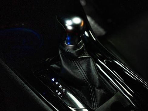 Used 2019 Toyota C-HR Limited FWD image 18